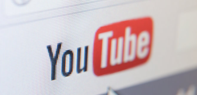 Руководство YouTube объяснило, почему их сервис не планирует уходить из России - Фото