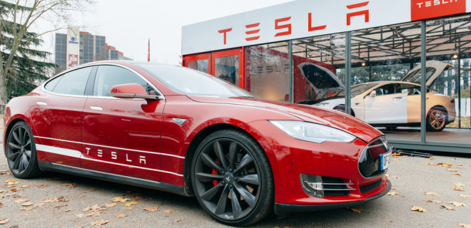 Ілон Маск планує скоротити 10% персоналу Tesla - Фото