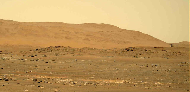 NASA показало панораму кратера Бельва на Марсе, сделанную из 152 снимков - Фото