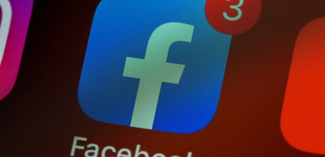 Facebook стал доступен на украинском языке для iOS - Фото