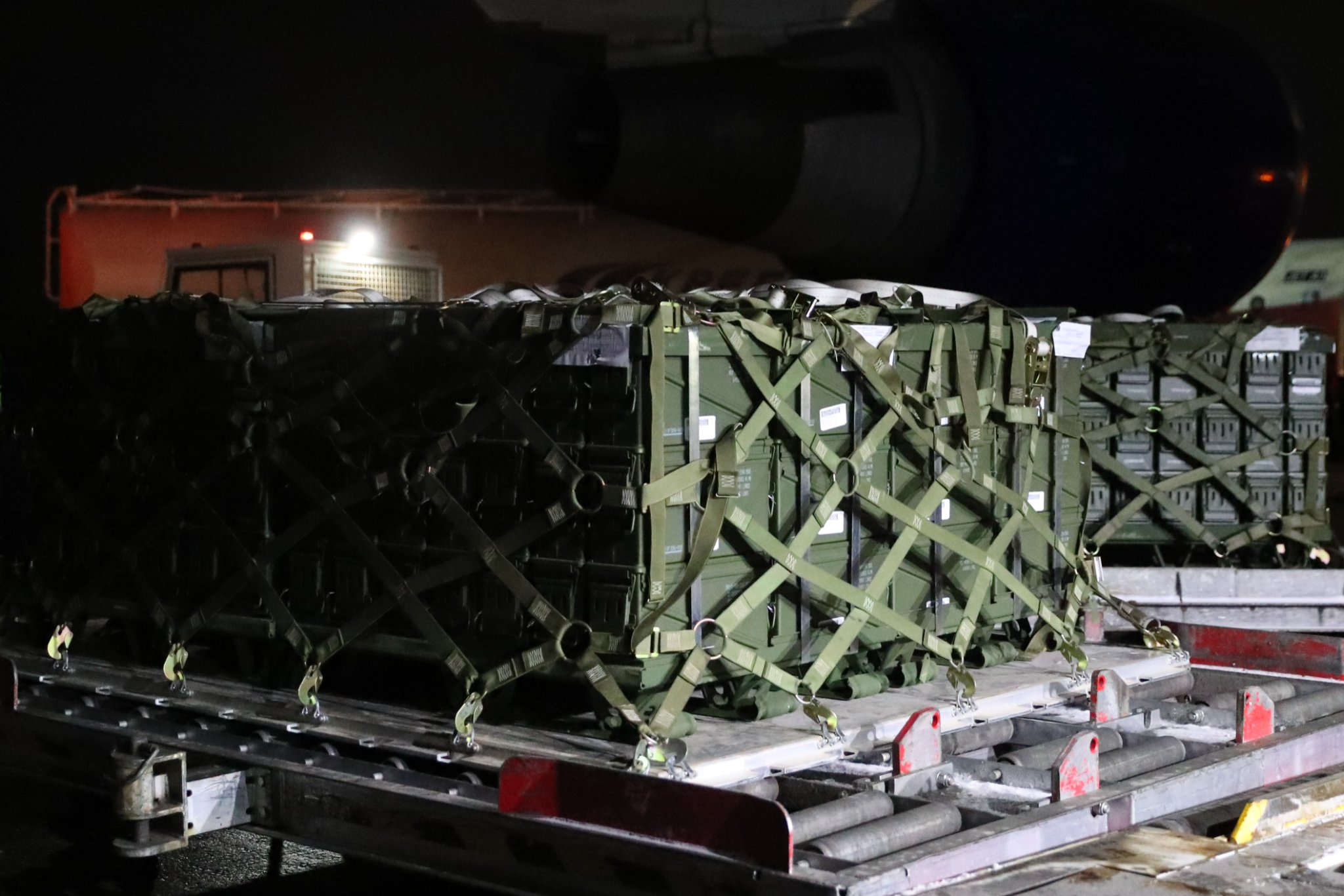 США и Великобритания прислали в Украину летальное оружие. Рассказываем о его возможностях - Фото