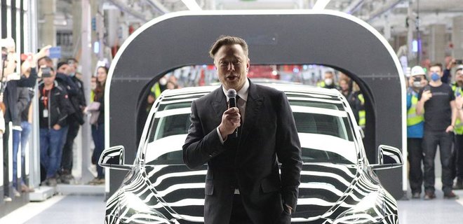 Ілон Маск вимагає від працівників Tesla та SpaceX повернутися до офісів на повний день - Фото