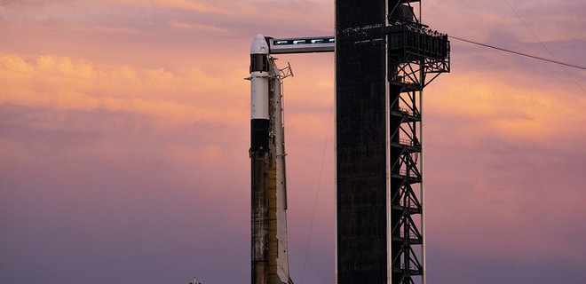 SpaceX отправила на МКС первую туристическую миссию - Фото