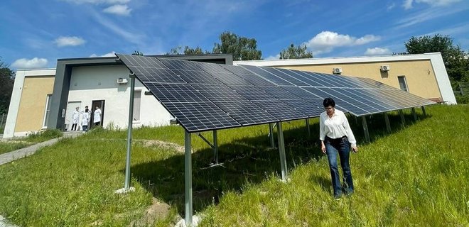 В Бородянке установили солнечные станции от Tesla - Фото