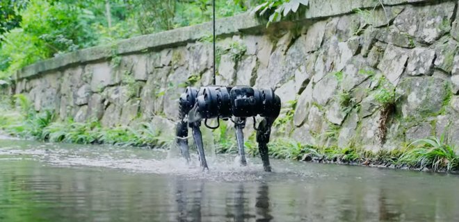 В Китае испытали подводного робота-собаку – видео - Фото