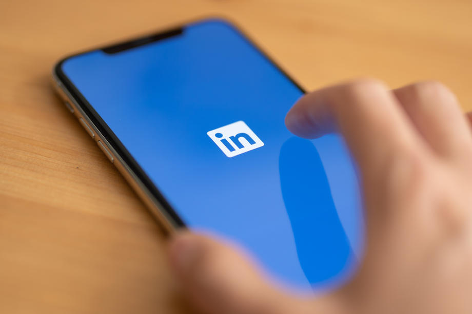 Російська пропаганда та агресія в LinkedIn: як українців блокують за контент про війну - Фото