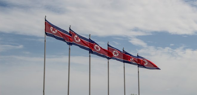 Північнокорейські шпигуни вдаються до нової тактики, замовляючи статті про безпеку КНДР – Reuters - Фото