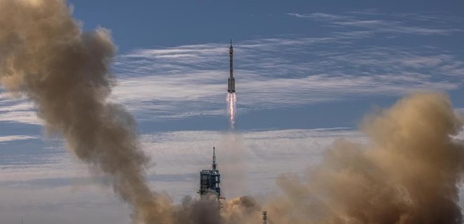 Эксперты по космическому мусору считают, что обломки ракеты КНР не приведут к катастрофе - Фото