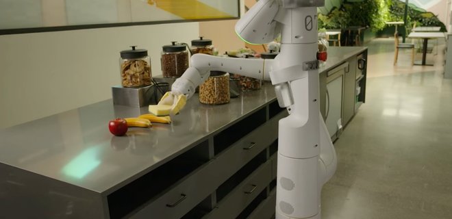 В Google создали роботов для обслуживания офиса. Сначала они только давали странные советы - Фото