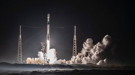 SpaceX запустила 54 спутника Starlink с опозданием из-за погоды – фото