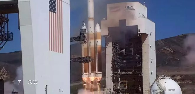 США запустили засекреченный военный спутник с базы в Калифорнии – видео - Фото