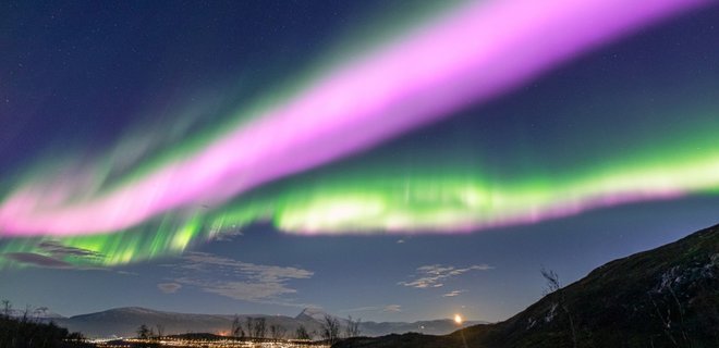 Над Норвегией увидели розовое полярное сияние – оно образовалось из-за солнечной бури - Фото