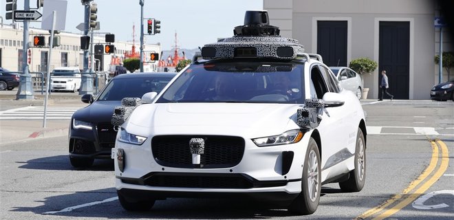 Материнская компания Google запустила беспилотные такси в Аризоне - Фото