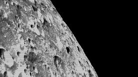 NASA опублікувало детальні фото поверхні Місяця, зроблені кораблем Orion з висоти 130 км