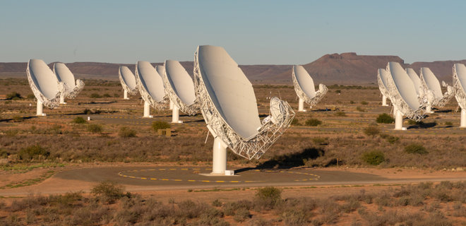 На телескопе в Южной Африке запустили программу поиска сигналов от других цивилизаций - Фото