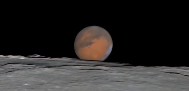 Фотографы зафиксировали редкое явление – восход Марса над Луной - Фото