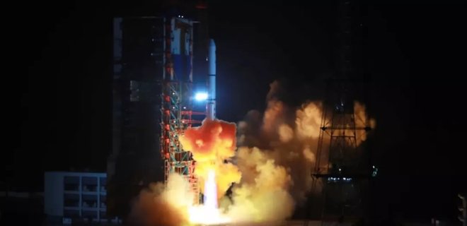 Китай запустил на орбиту еще одну группу секретных спутников 