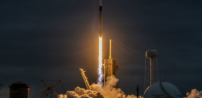 SpaceX показала, как выглядел рекордный запуск ракеты Falcon 9 со спутниками Starlink - Фото