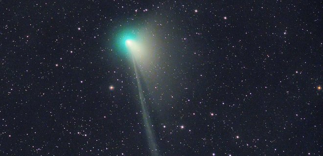 Астрофотографи показали комету, що наблизилася до Сонця - Фото