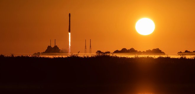 SpaceX запустила новітній GPS-супутник для Космічних сил США – фото, відео - Фото