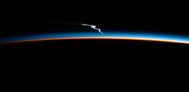В NASA показали, как выглядел запуск ракеты Falcon Heavy с орбиты – фото - Фото
