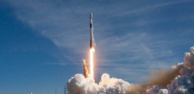 SpaceX вивела на орбіту ще 51 супутник Starlink – фото, відео - Фото