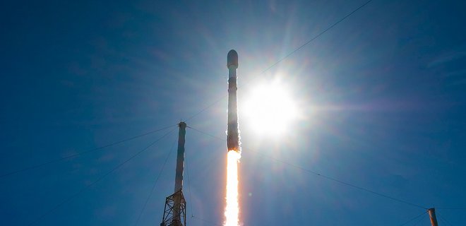 SpaceX вывела на орбиту 40 спутников OneWeb. Как это выглядело – фото - Фото