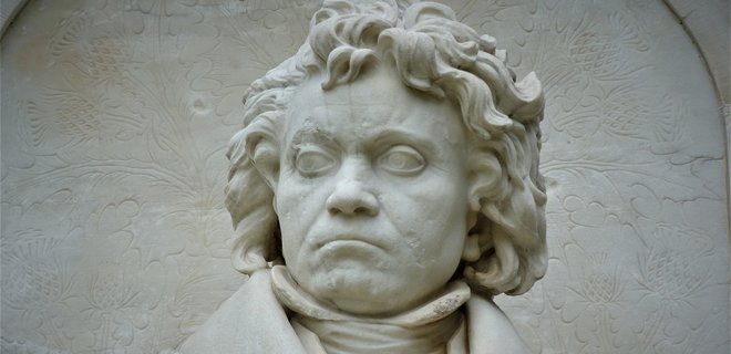 Ученые исследовали ДНК Бетховена и узнали о болезнях композитора - Фото