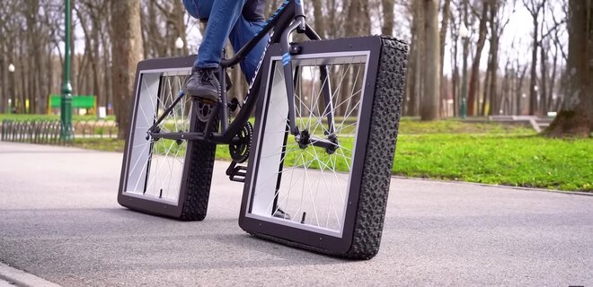 Український інженер створив велосипед з квадратними колесами, який може їздити – відео - Фото