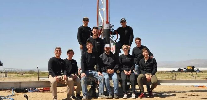 Студенти з США встановили рекорд із запуску аматорської ракети на висоту вище Евересту – відео - Фото