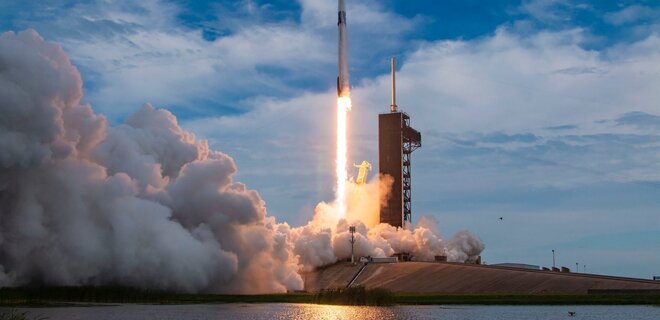 SpaceX запустила в космос частную миссию Ax-2. В составе – первая саудовская астронавтка - Фото