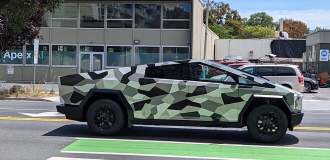 Tesla Cybertruck помітили у камуфляжному забарвленні – фото, відео - Фото
