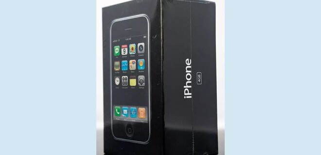 На аукционе продают упакованный iPhone по рекордной цене. В чем особенность - Фото