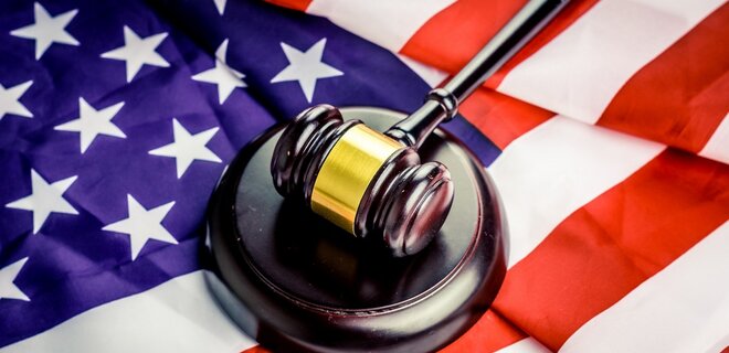 В США суд заборонив уряду вимагати у соцмереж видаляти пости про COVID та вибори 2020 - Фото