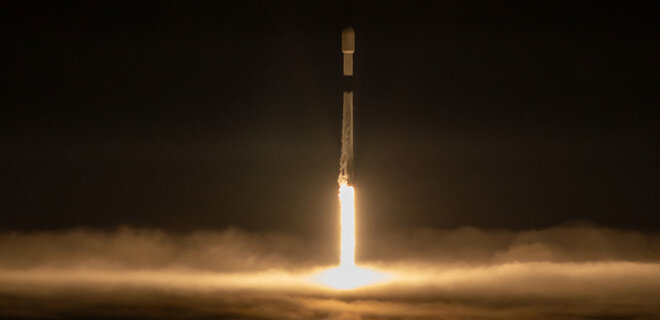 SpaceX показала запуск чергової партії Starlink на орбіту – фото - Фото