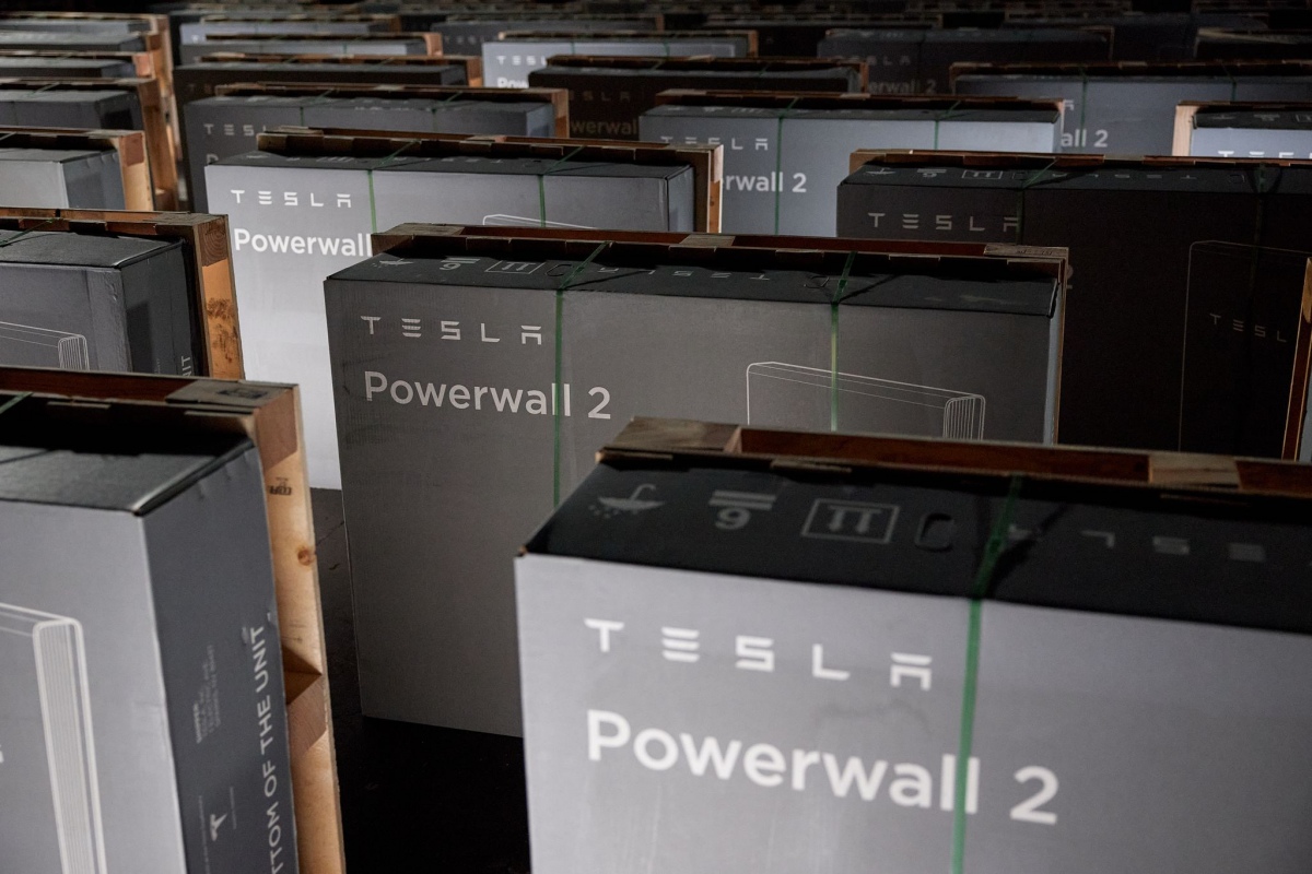 Украина получила более 500 зарядных станций Tesla. Зачем они нужны и сколько стоят - Фото