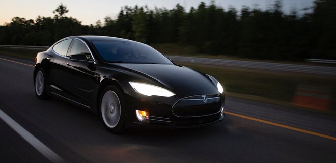 Дешевші на $10 000. Tesla випустила нові версії Model S і Model X - Фото