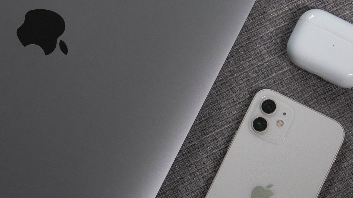 Що готує Apple на 2024 рік – більші екрани iPhone, штучний інтелект та переплата за навушники - Фото